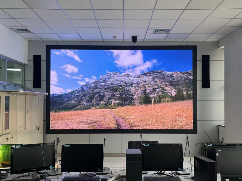 長春市煙草公司監(jiān)控中心 P1.25 15㎡.jpg